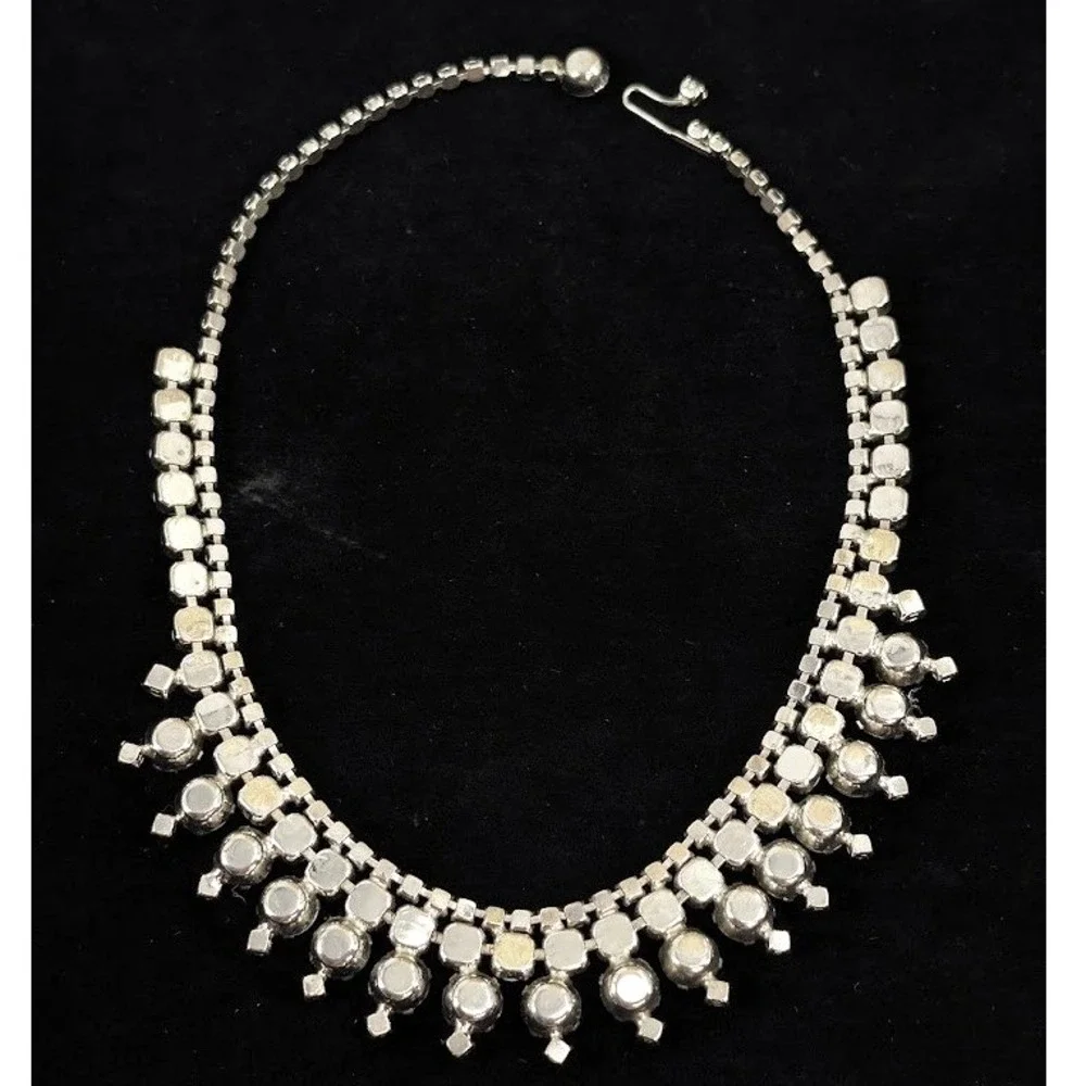 VTG Kramer New York Milk Glass Bib Necklace Choker Clear Rhinestone Silver‎ Tone